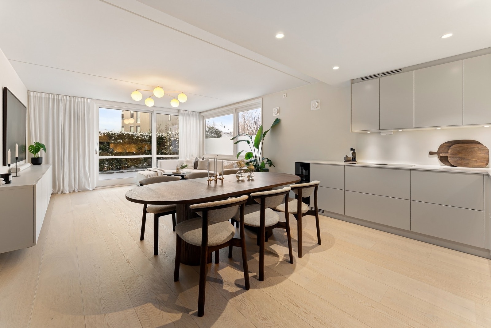 Det er montert komfyrvakt og waterguard (lekkasjevarsler) med magnetventil. Galleribilde