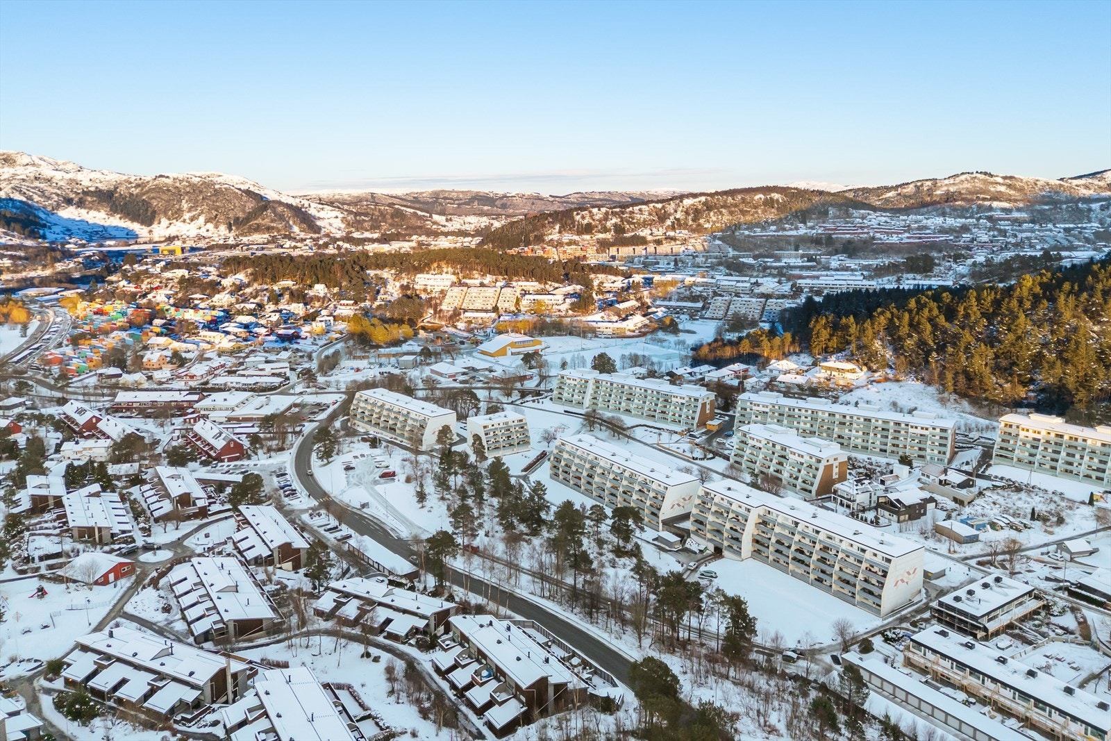 Velkommen til Rollandslia 118! Presentert av Camilla Sørensen - Eiendomsmegler Norge. Galleribilde
