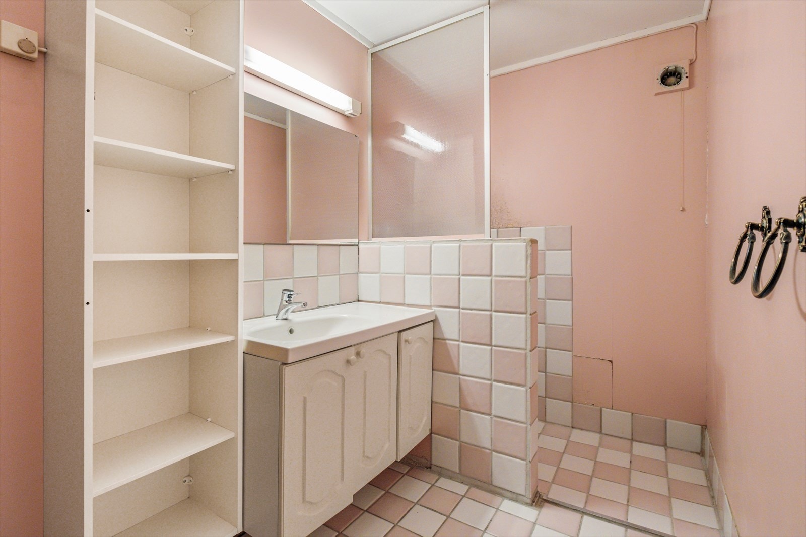 Bad i kjeller Galleribilde