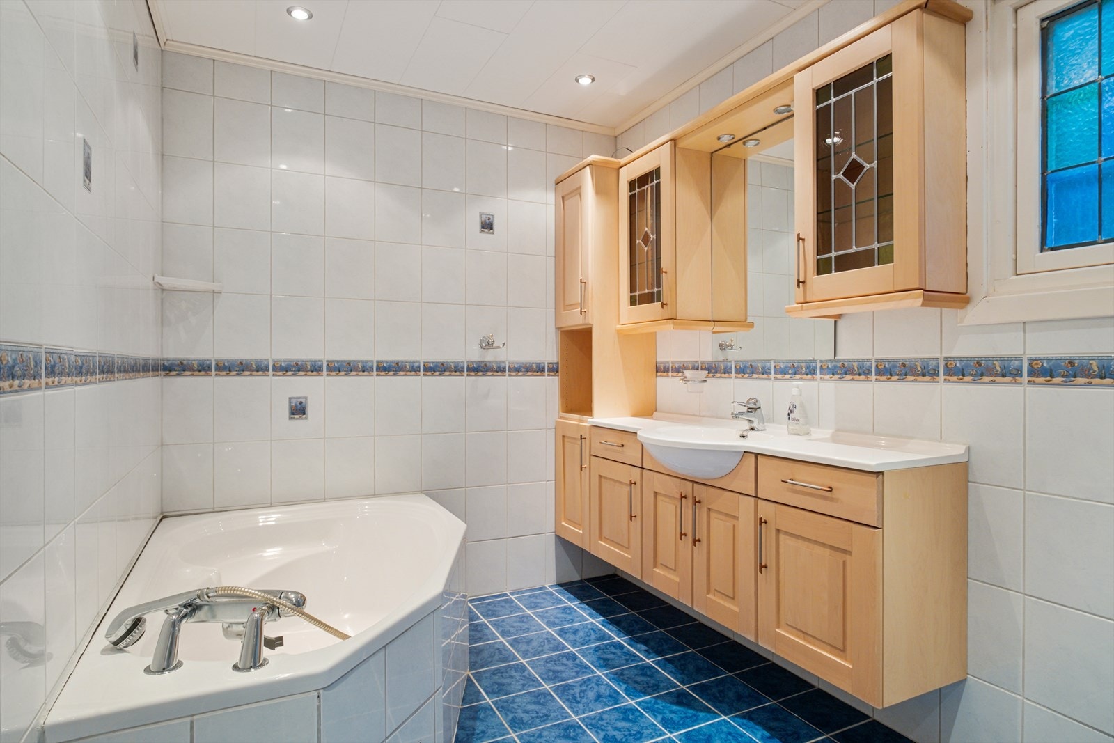 Bad i hovedetasje Galleribilde