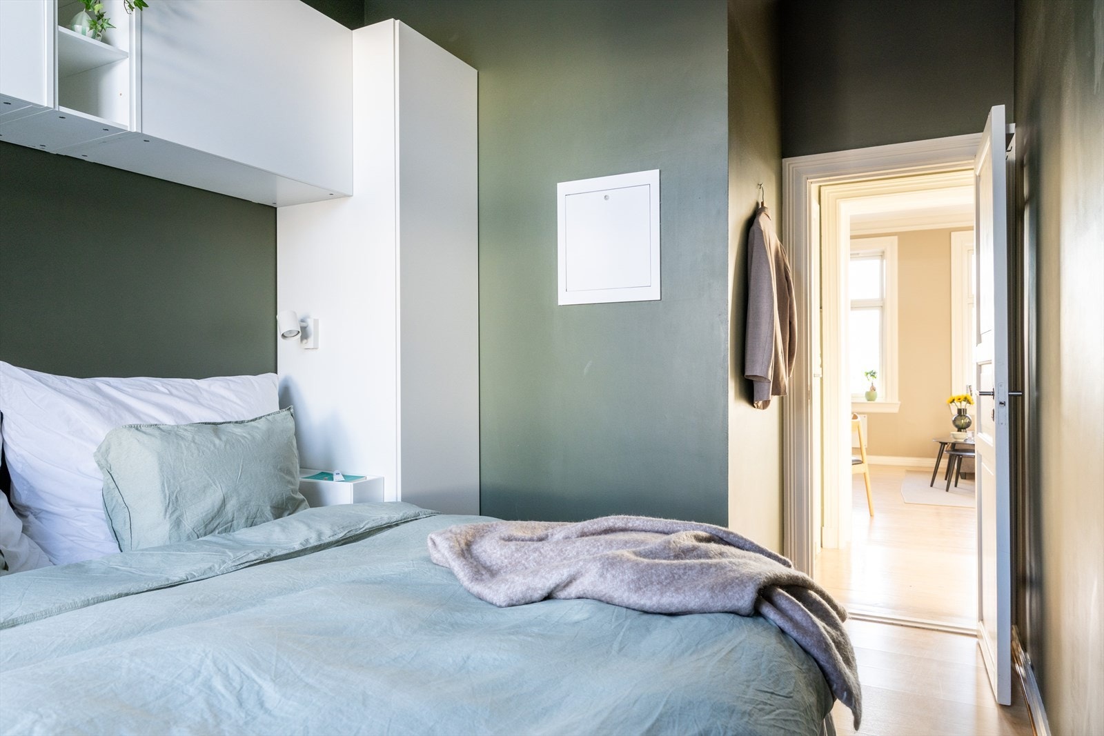 Sengen i rommet er 1,80 m Galleribilde