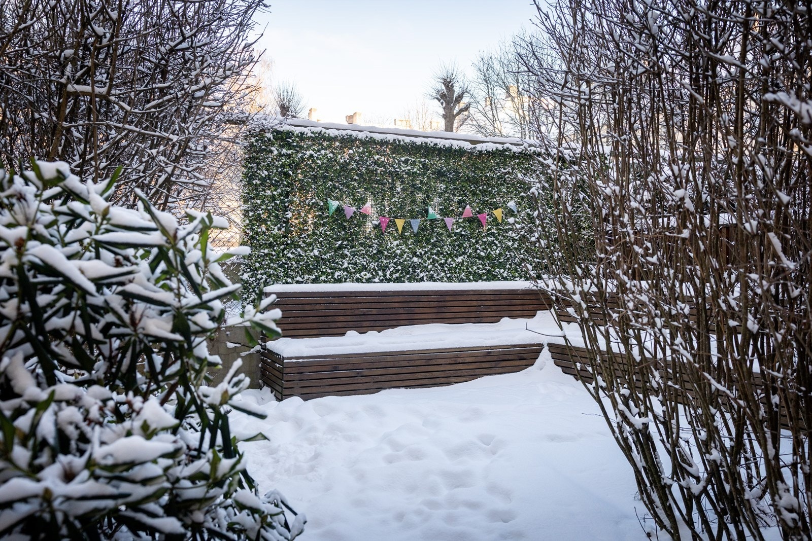 Bakgården er pent opparbeidet Galleribilde