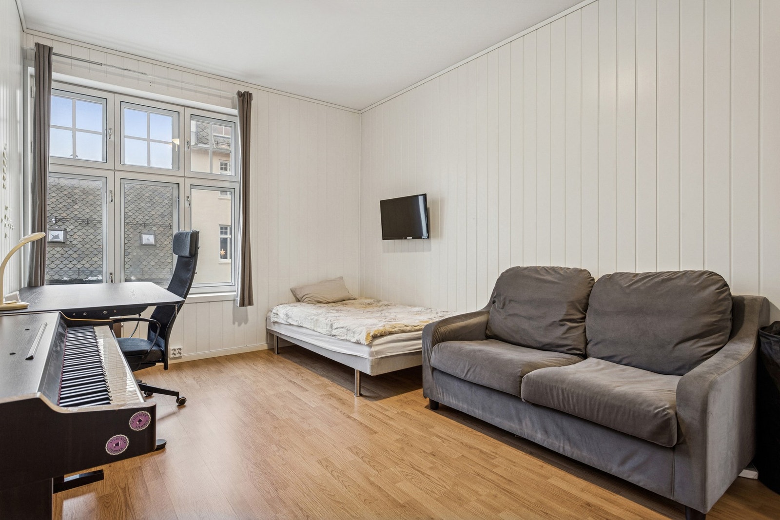 Leiligheten har totalt 8 soverom av god størrelse. Galleribilde