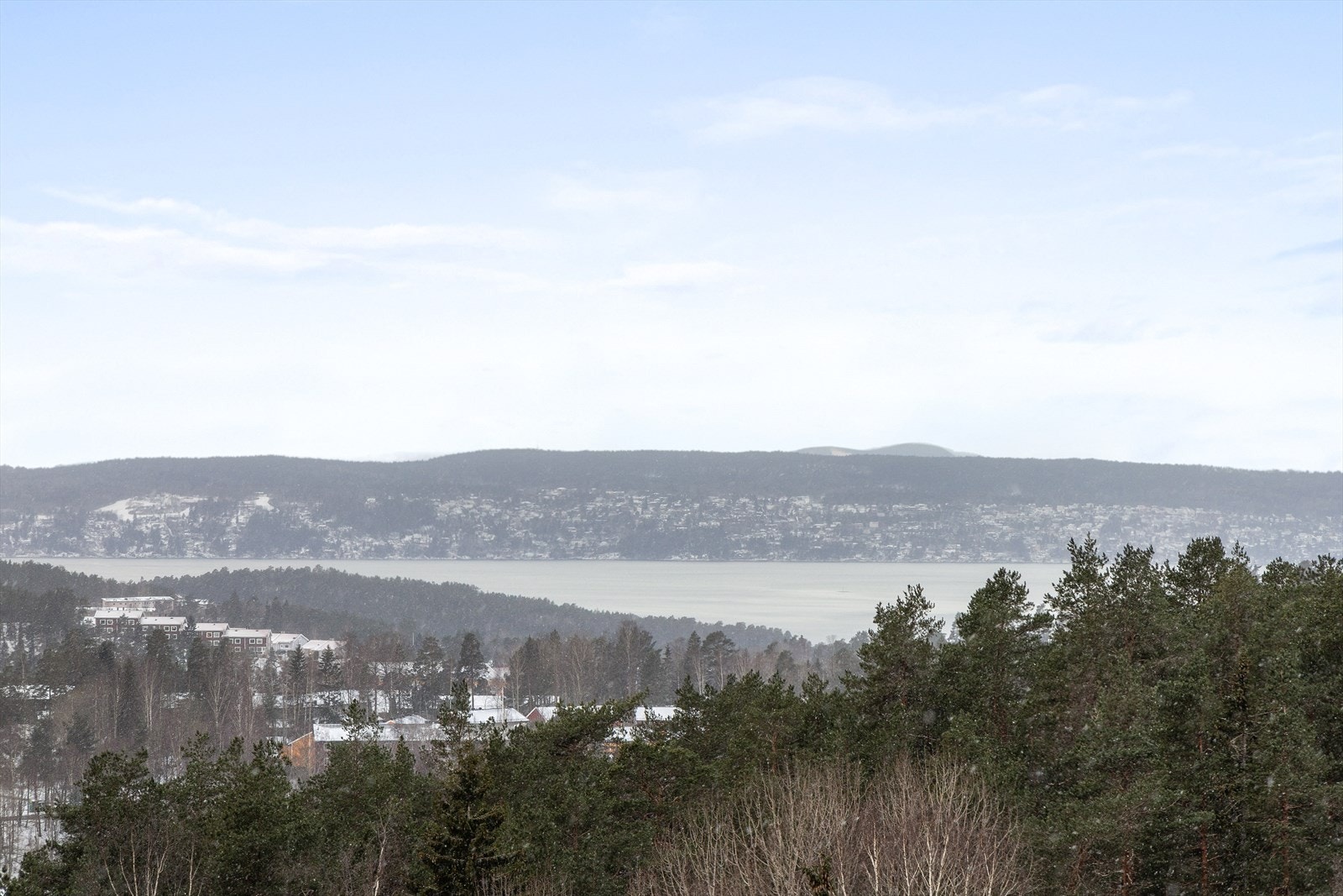 Velkommen til Lofsrudhøgda 221! Presenteres av lokalmegler Arsalan Syed v/ Eiendomsmegler 1 Galleribilde