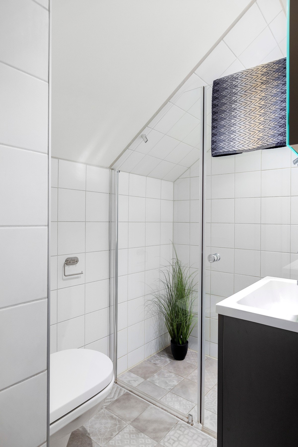 Det er også et bad i 2. etasje tilknyttet de to soverommene. Galleribilde