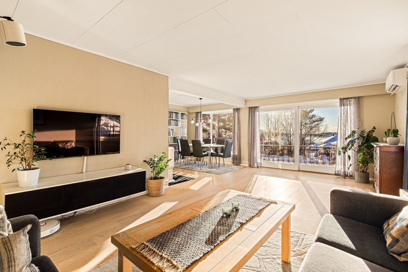 Boligen er oppmalt i en nøytral og moderne farge Galleribilde