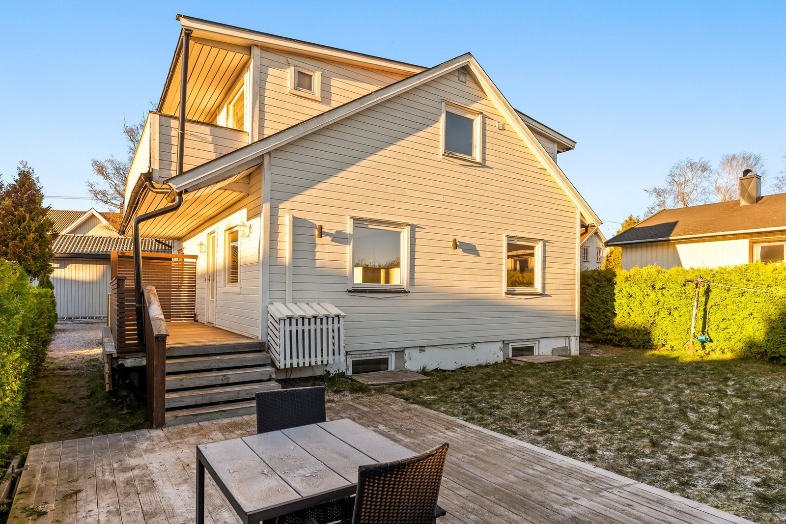 Hagen har både platting og gressplen, og er enkel å dele opp i soner. Galleribilde