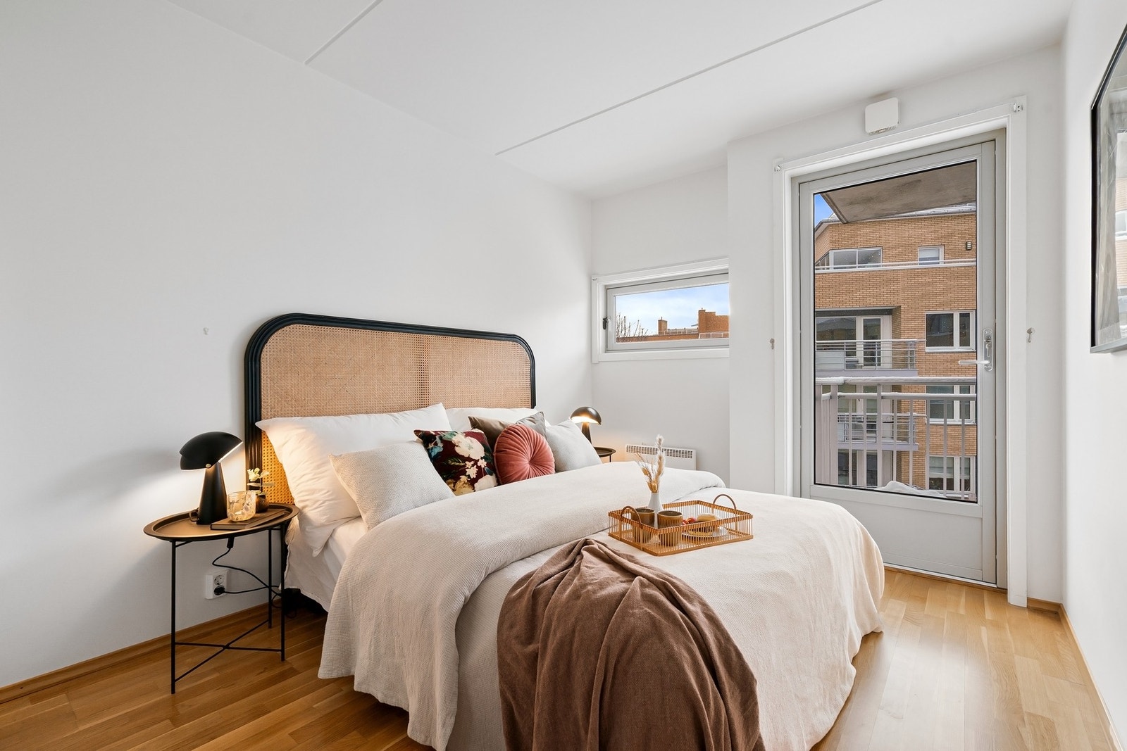 Lyst og innbydende hovedsoverom. Galleribilde