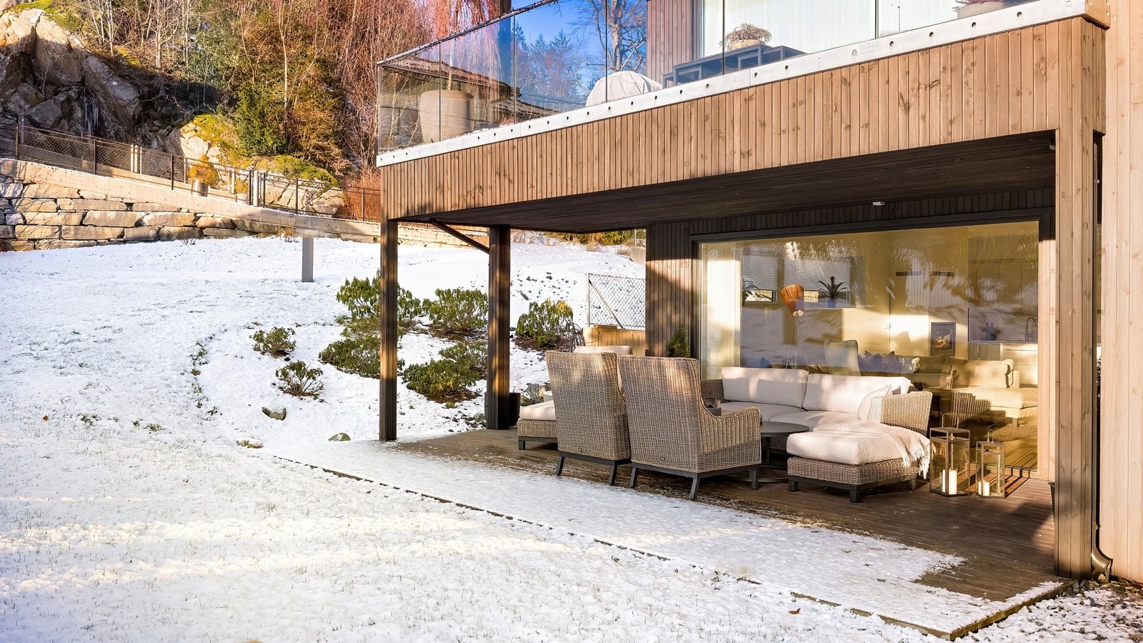 Dette er en nydelig endeleilighet med tre frie sider. Galleribilde