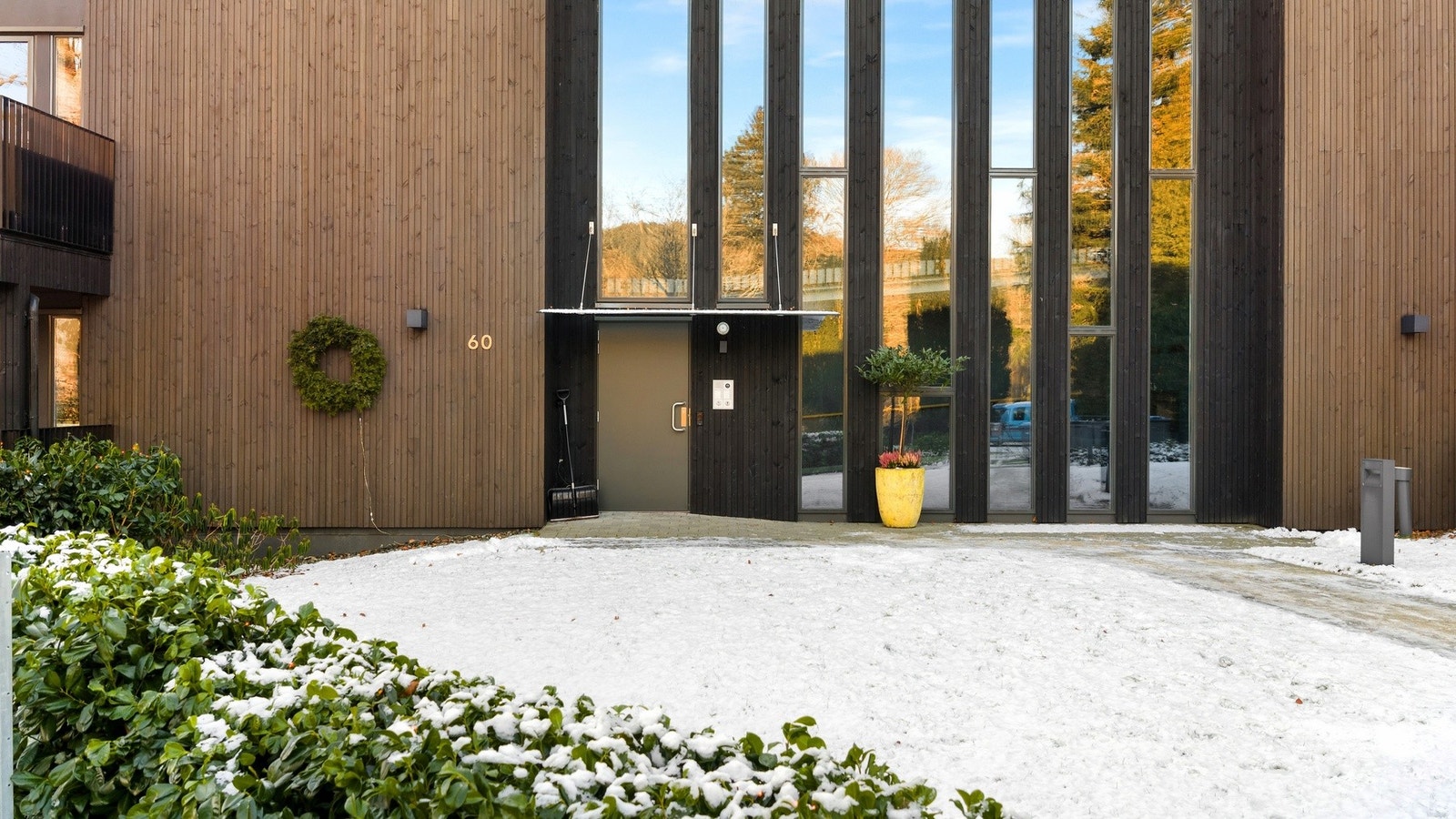 Bygget har en arkitektonisk flott utforming og et moderne stiluttrykk. Galleribilde