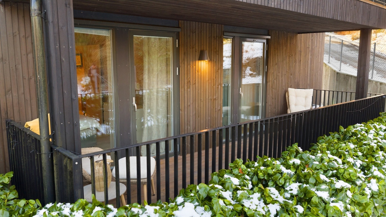 Her kan man nyte morgenkaffen i koselige omgivelser. Galleribilde