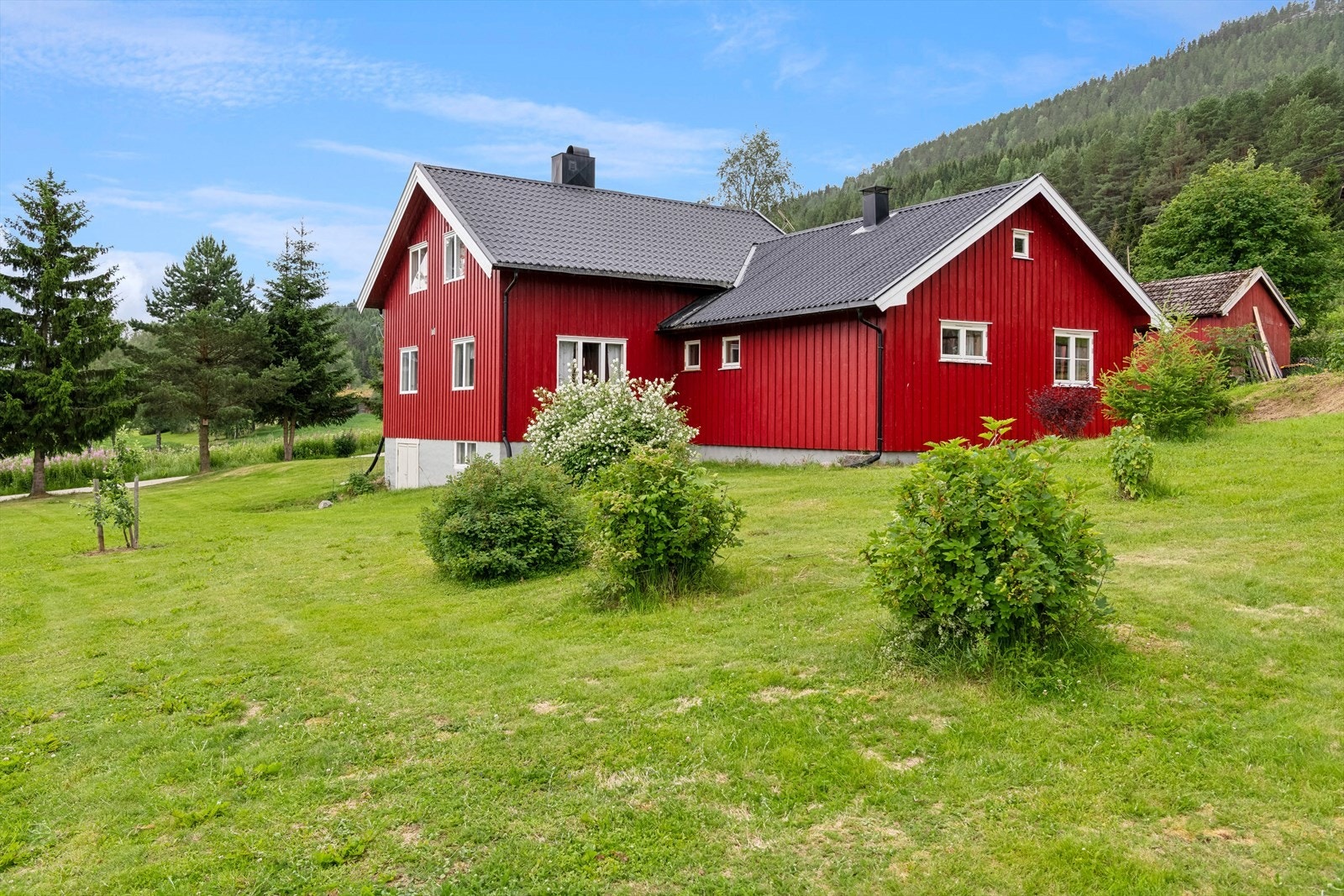 Pent opparbeidet uteområde Galleribilde
