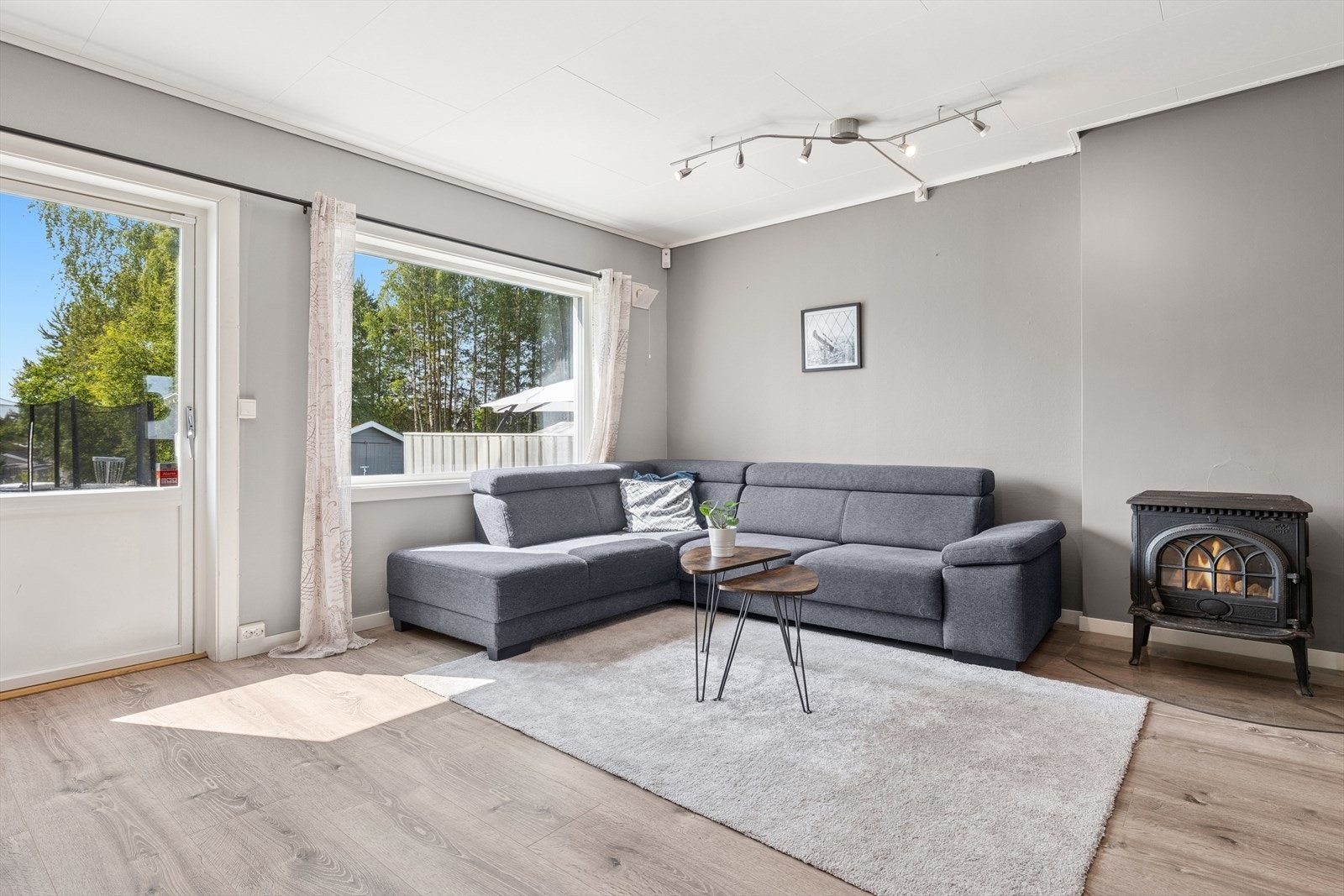 Vedovn sentralt plassert for ekstra hygge og varme. Galleribilde