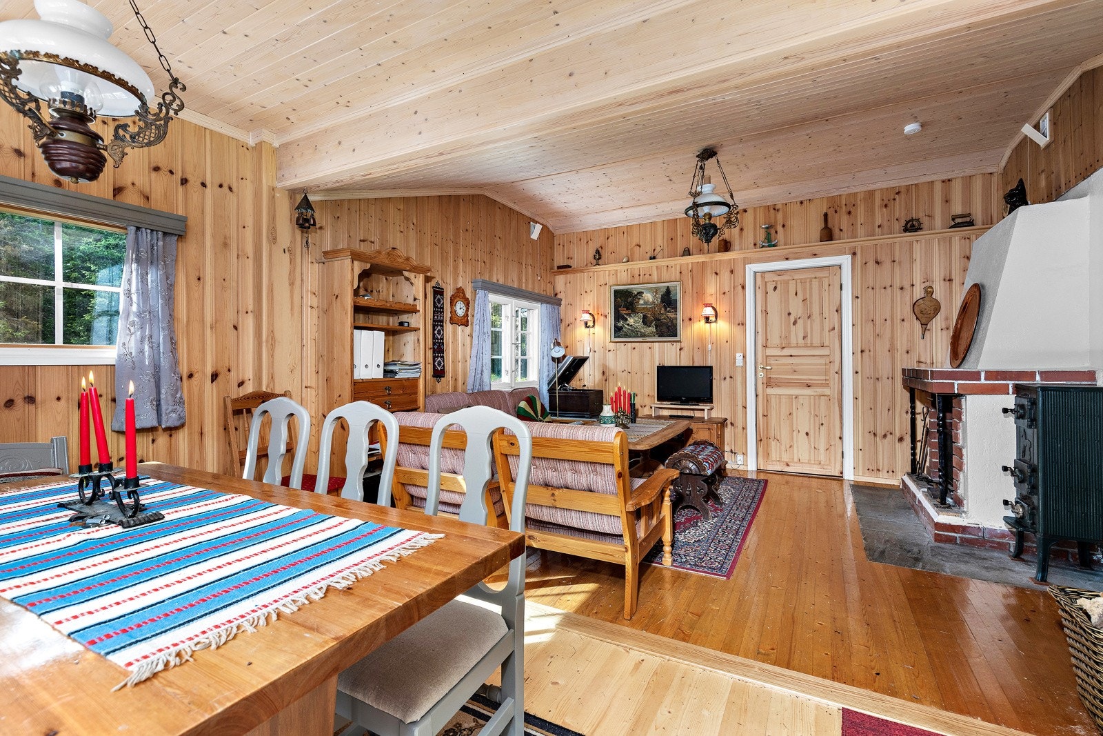 Møbler og inventar følger hytta. Galleribilde