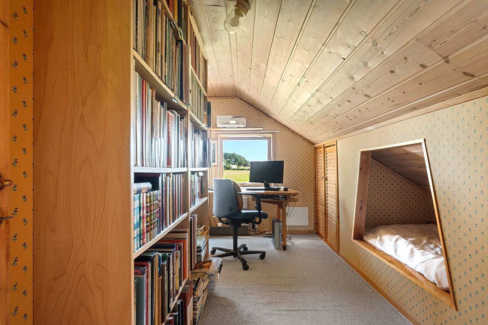 Innredningen av denne etasjen er ikke byggemeldt og godkjent. Se punkt for ferdigattest for mer informasjon. Galleribilde