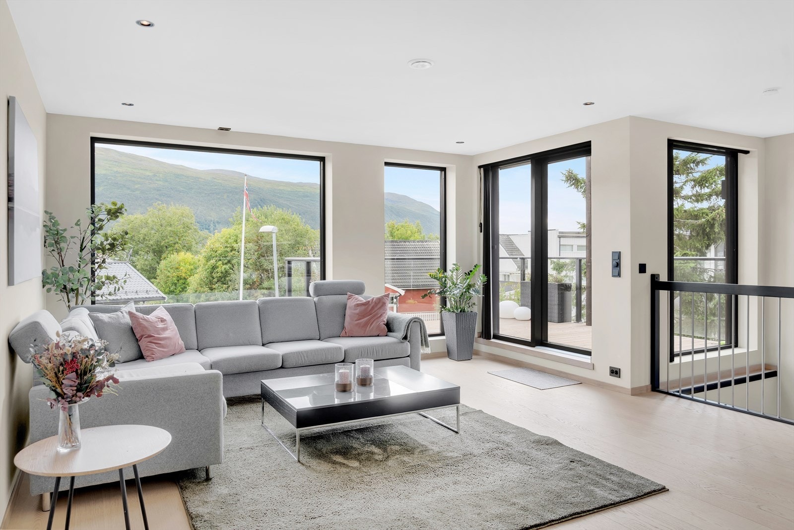 Velkommen til Henrik Ibsens Veg 13C - presentert av Øyvind Dypvik v/ Garanti Eiendomsmegling! Galleribilde