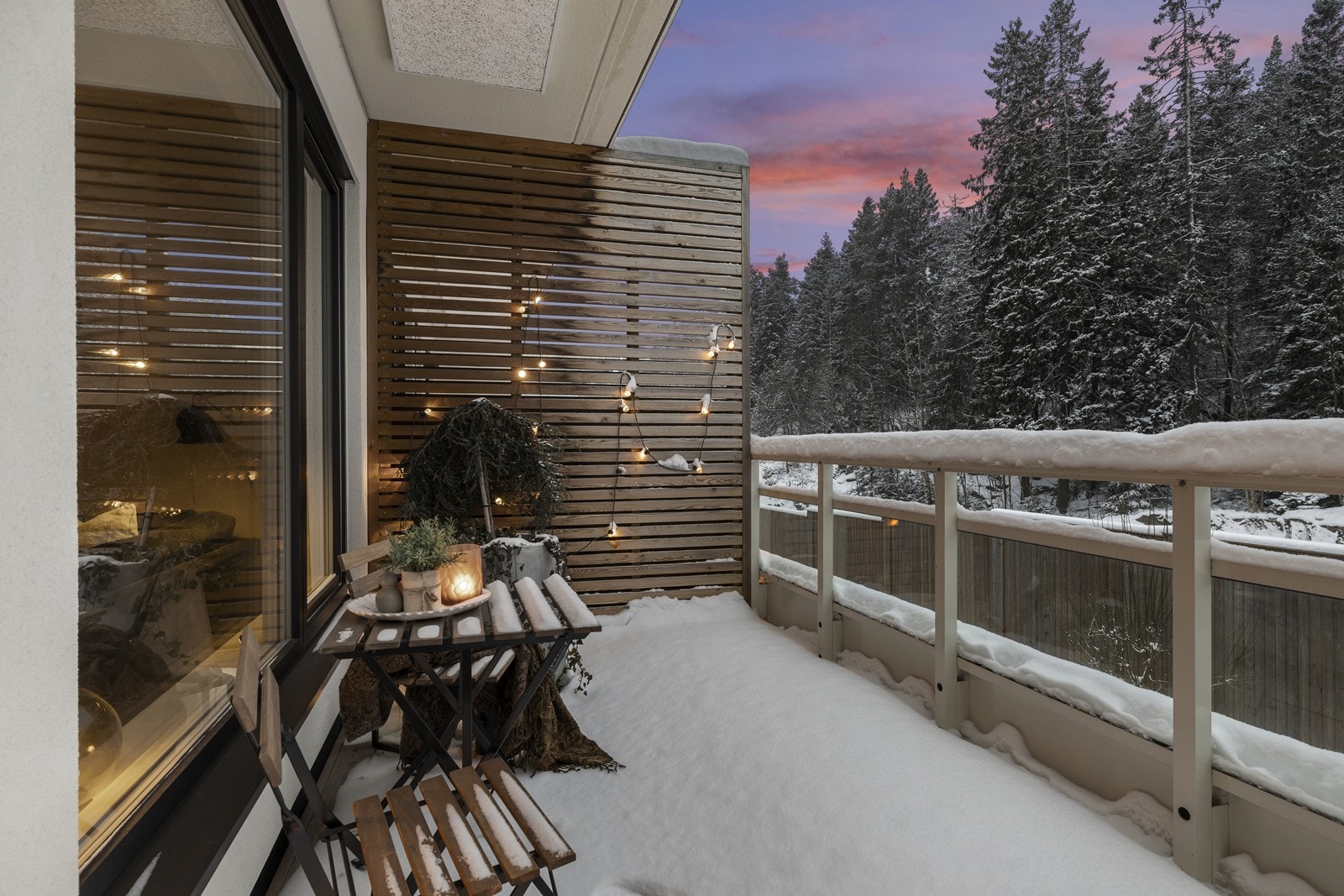 Balkong utenfor stuen. Galleribilde