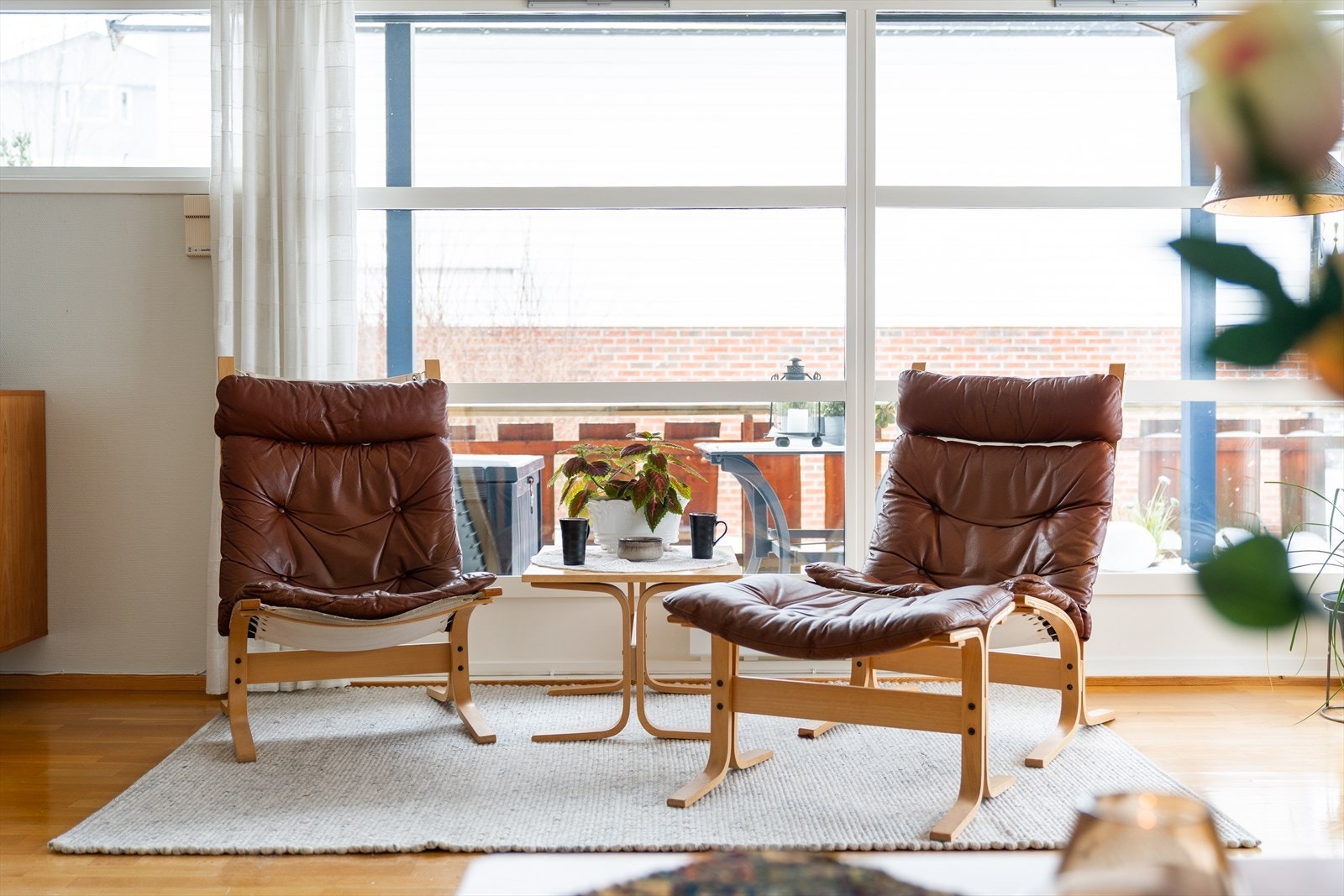 Lyset strømmer inn, og bidrar til den gode romfølelsen. Galleribilde