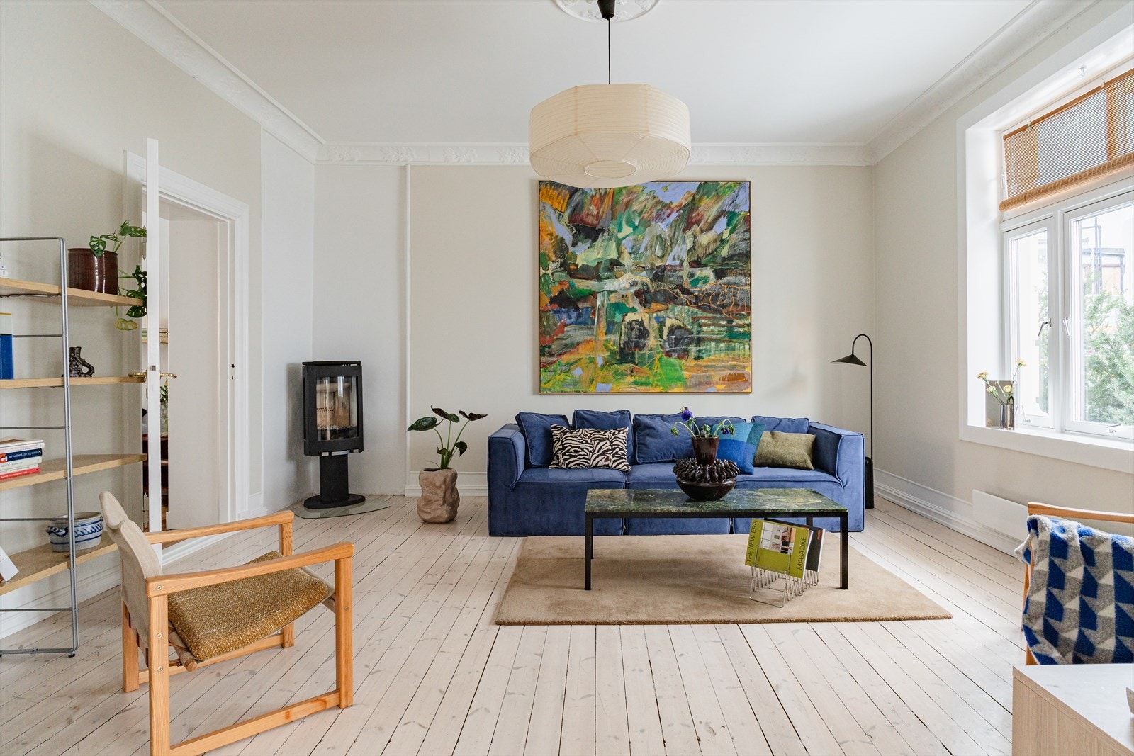 Leiligheten bærer preg av gjennomtenkte løsninger og holder en god standard over det hele med fokus på fine farge- og materialvalg Galleribilde