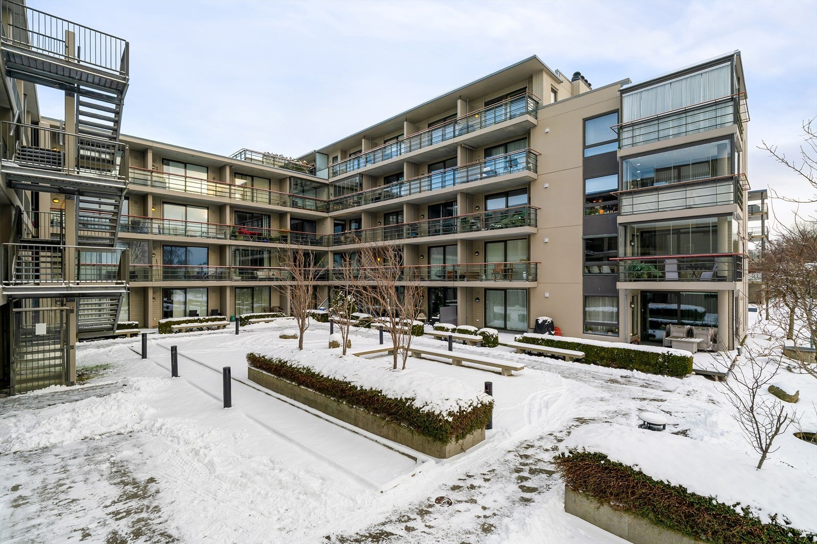 For øvrig: Parkering i lukket anlegg. Heis. Sportsbod. Takterrasse Galleribilde