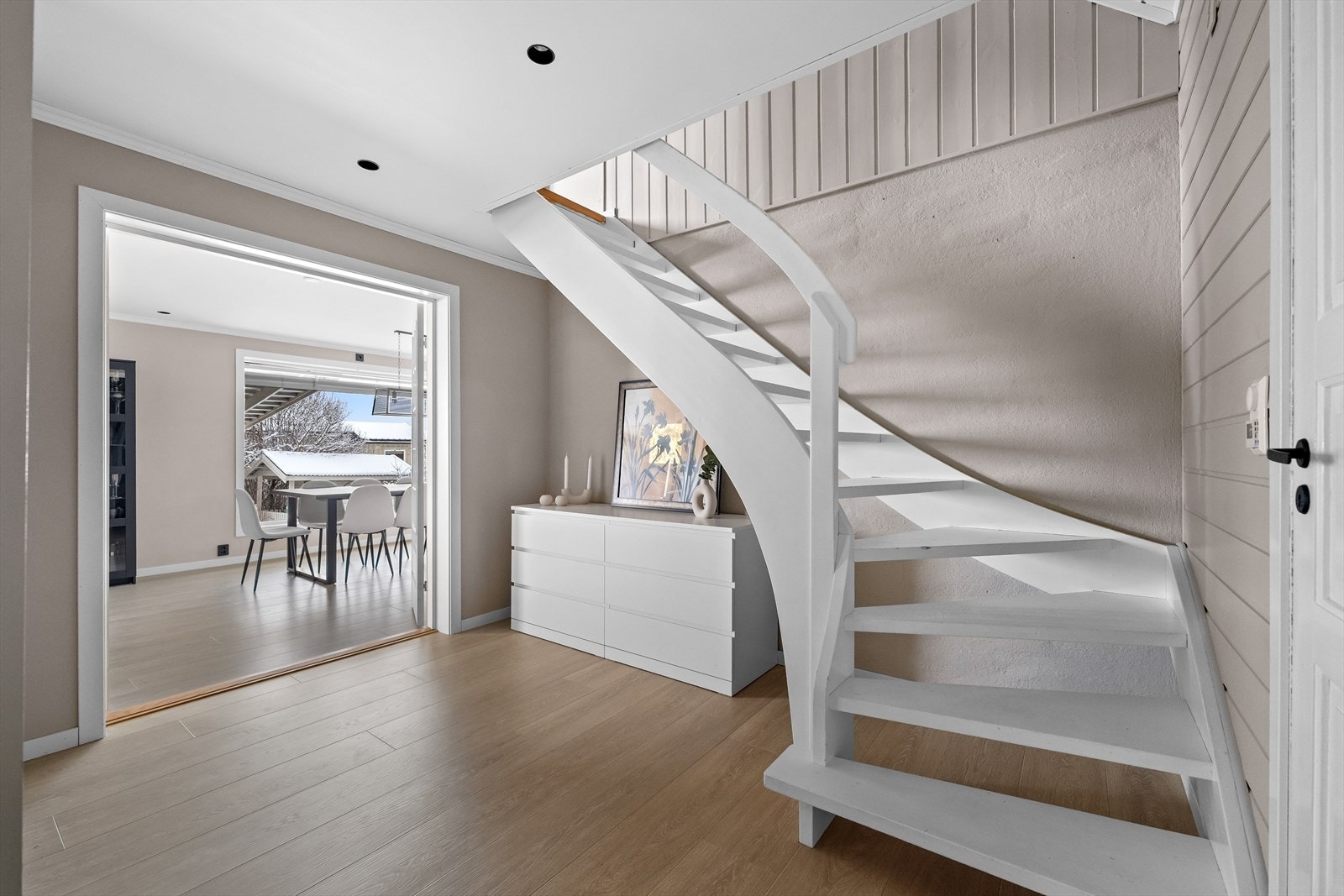 Solid og tidsriktig førsteinntrykk! Galleribilde