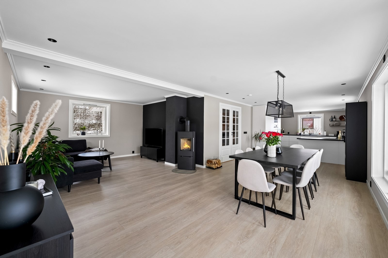 Nordvik Eiendomsmegling v/ Mats J. Kolsrud presenterer Hensrudvegen 21. Foto: Morten Eriksen. Galleribilde