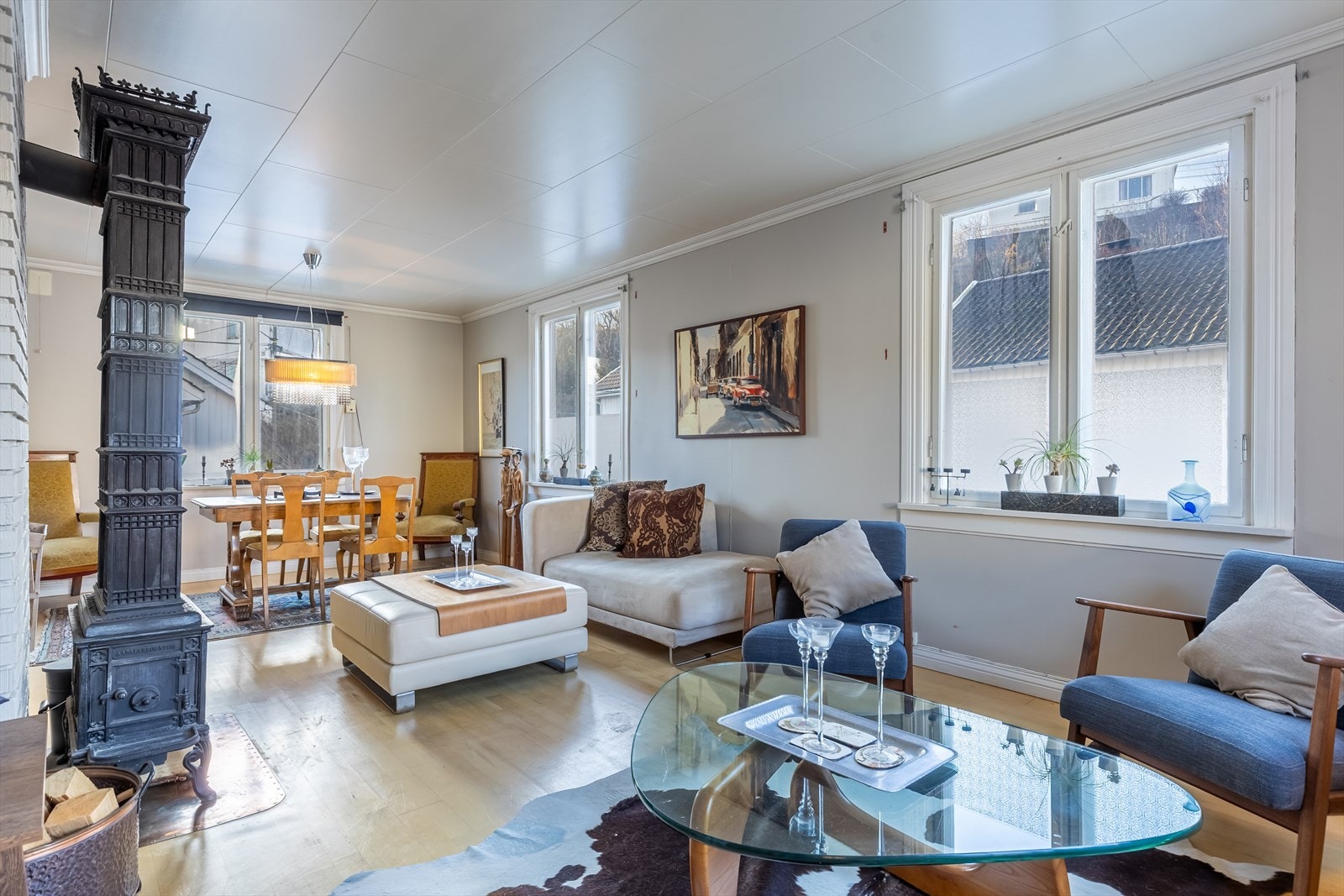 God plass til både stue- og spisestuemøblement Galleribilde