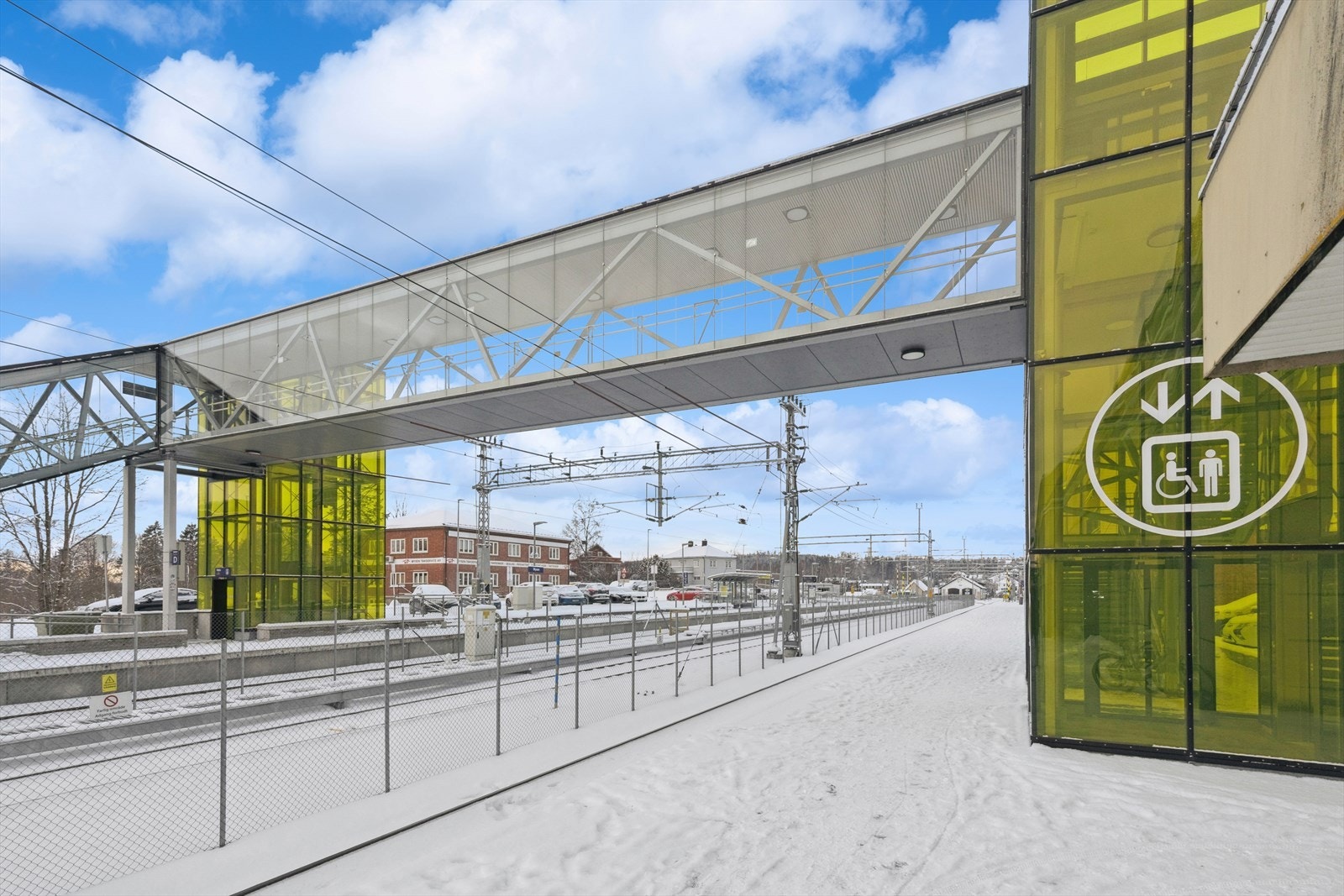 Det er kort vei til Mysen stasjon og toget tar deg inn til Oslo S på under en time. Galleribilde