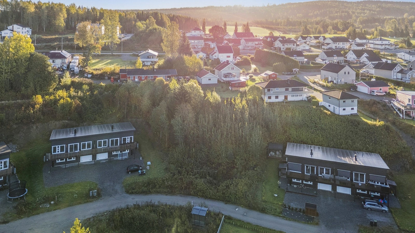Tomten ligger i et barnevennlig område på Dal! Galleribilde