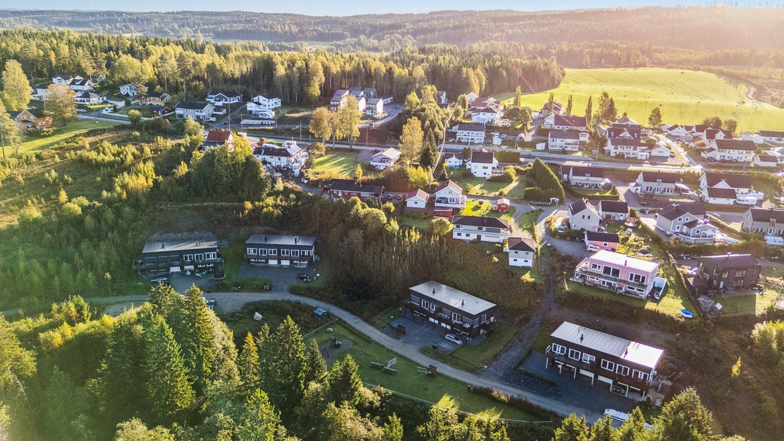 Her har du kort vei til både skole, kollektiv transport og dagligvare. Galleribilde