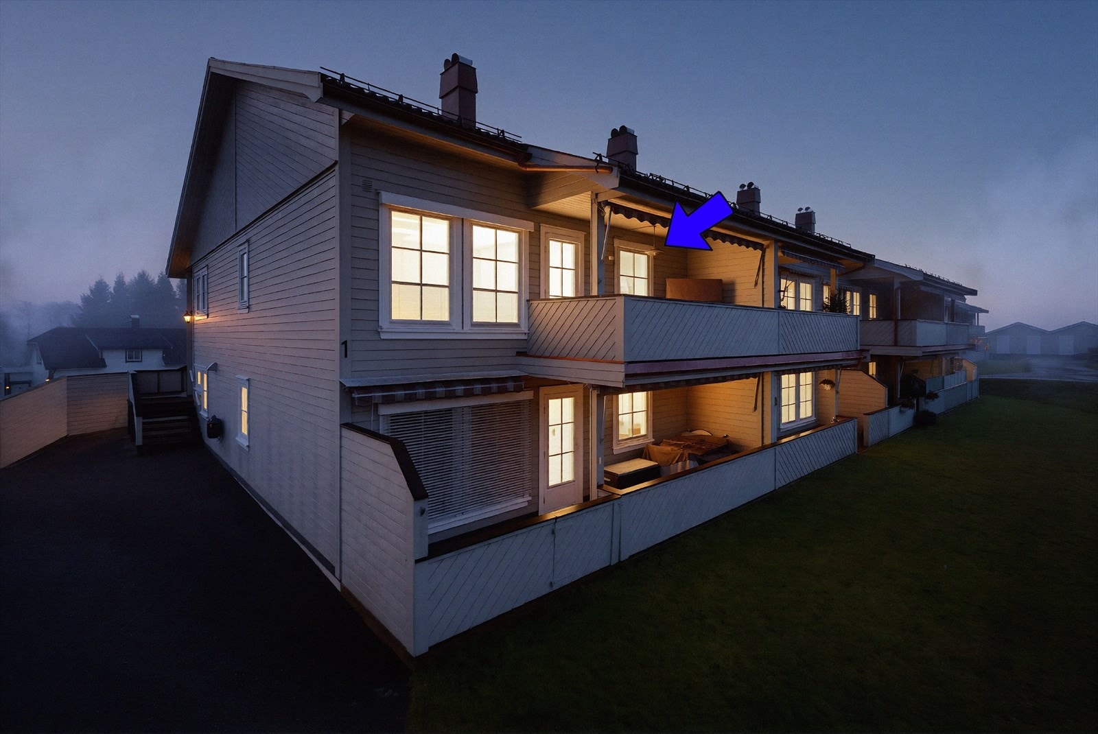 Larønningen er en stille og rolig plass uten nevneverdig støy fra trafikk, med kort vei til både Skien sentrum (10 min), Porsgrunn sentrum(10 min) og E18. Galleribilde