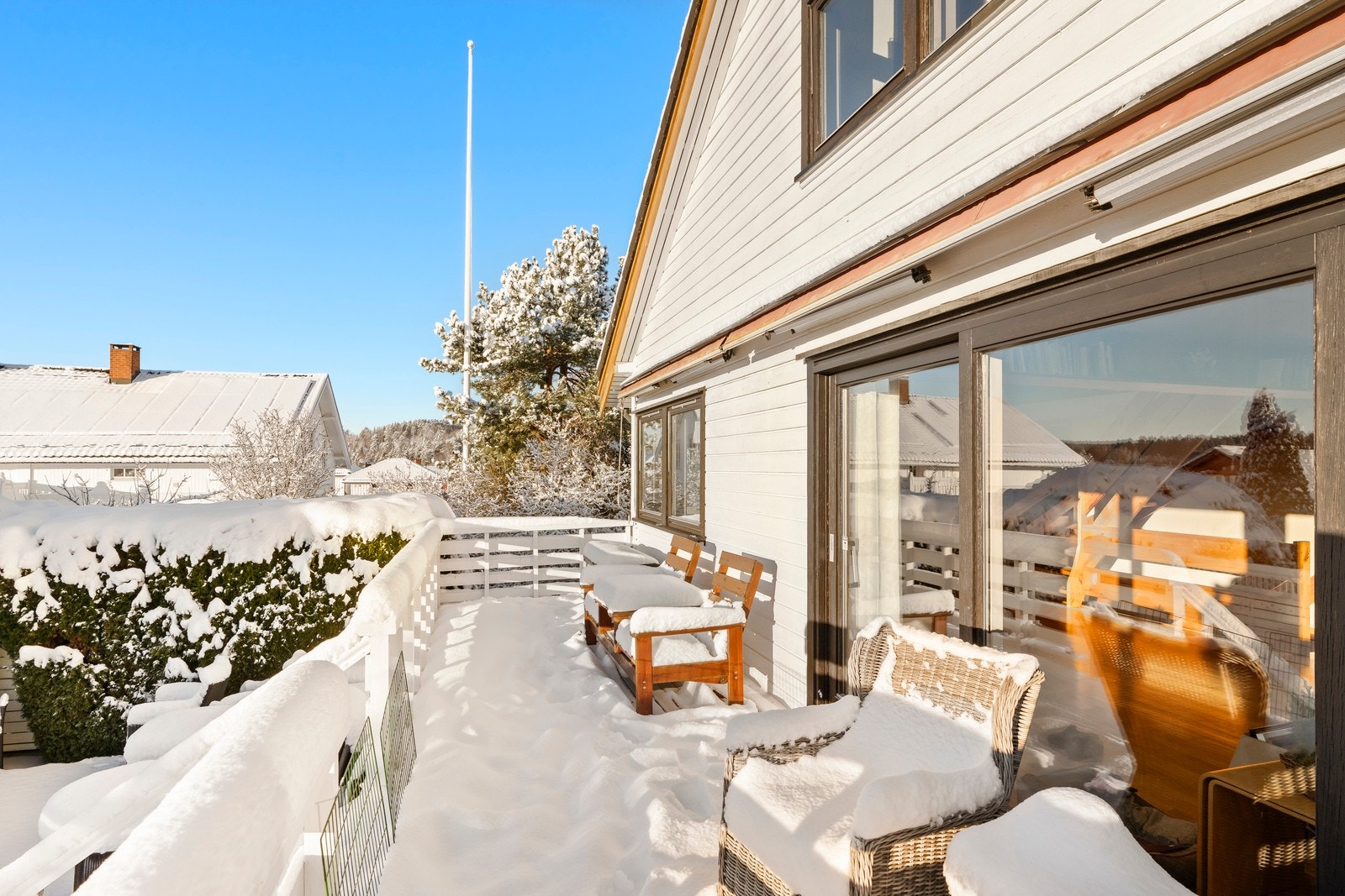 Boligen ligger i et rolig og barnevennlig boligområde på Oppegård, i hjertet av Nordre Follo kommune, midt mellom Kolbotn og Ski. Galleribilde