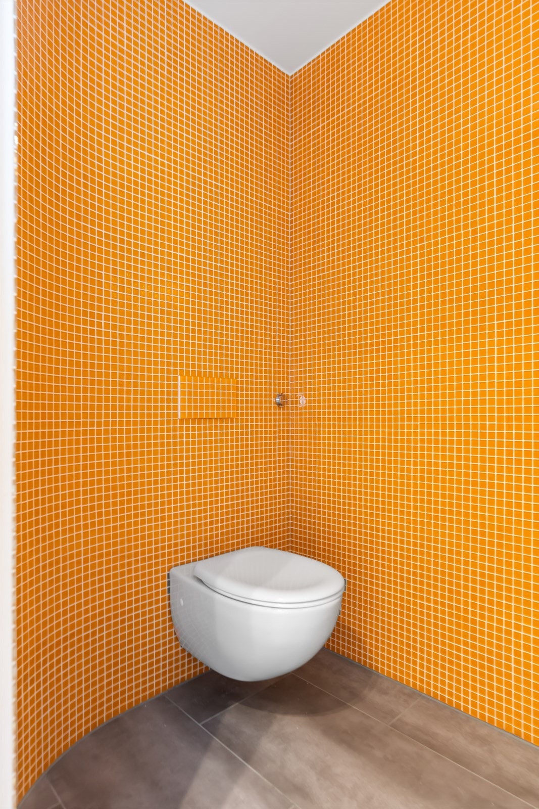 I 1. etasje finner vi et WC. Galleribilde