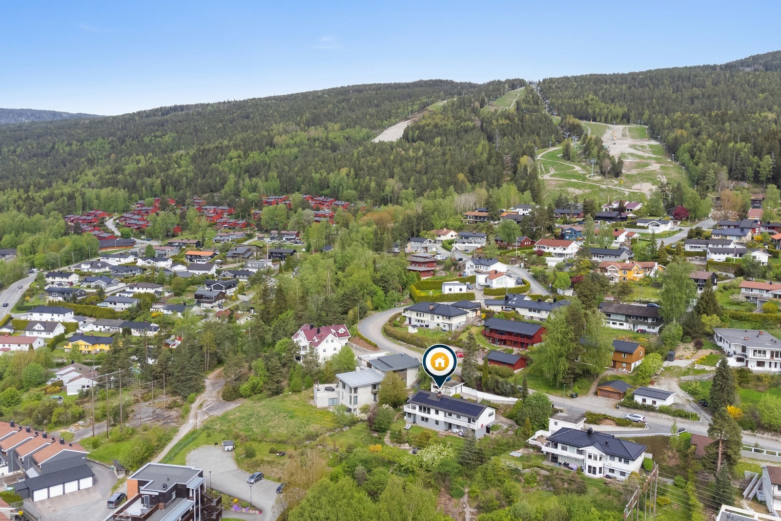 Ettertraktet, attraktiv og sentral beliggenhet på Åssiden med Drammens flotteste naturområder som nær nabo. Drammen skisenter i bakkant Galleribilde