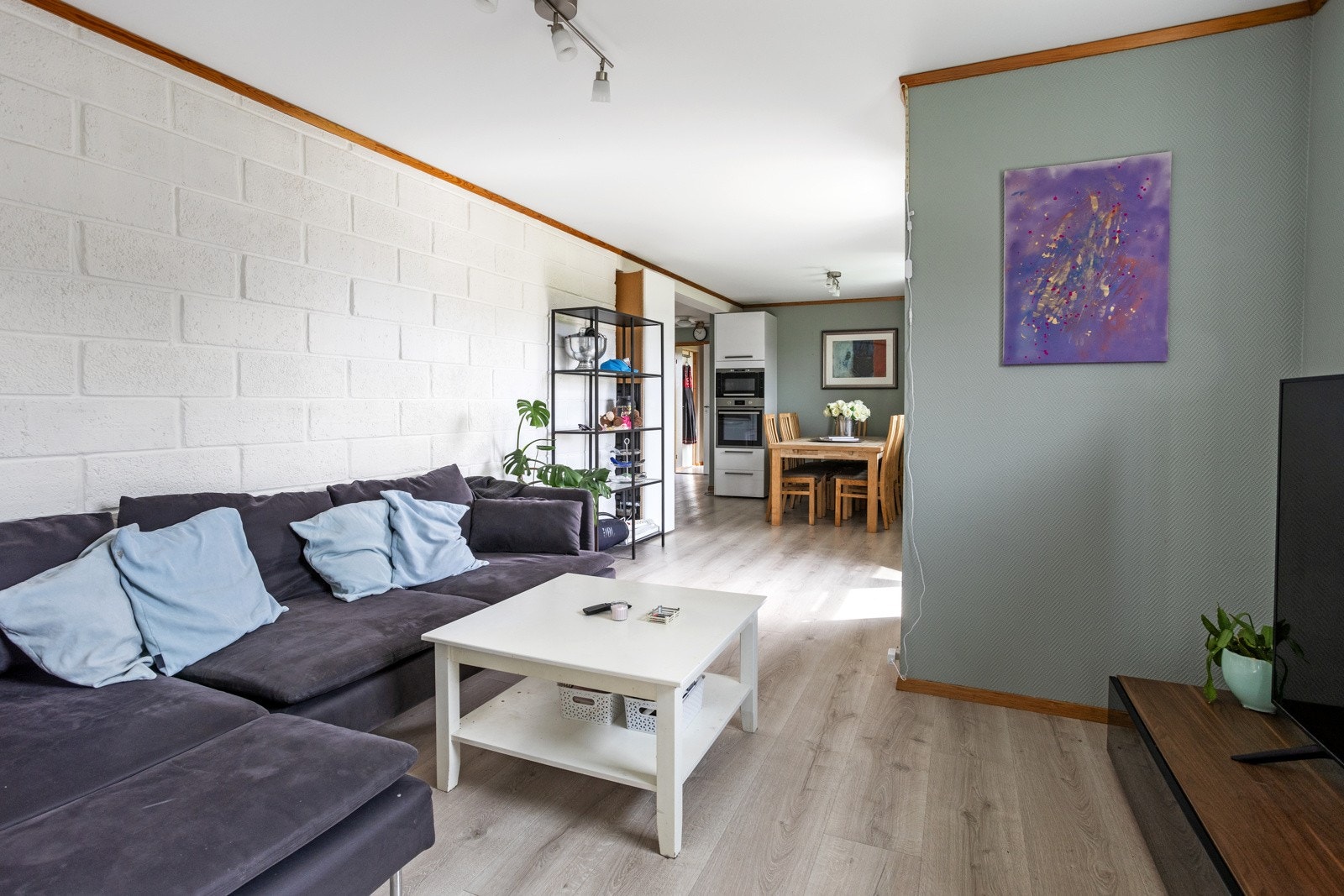 Stue med plass til sofagruppe og TV-hjørne Galleribilde