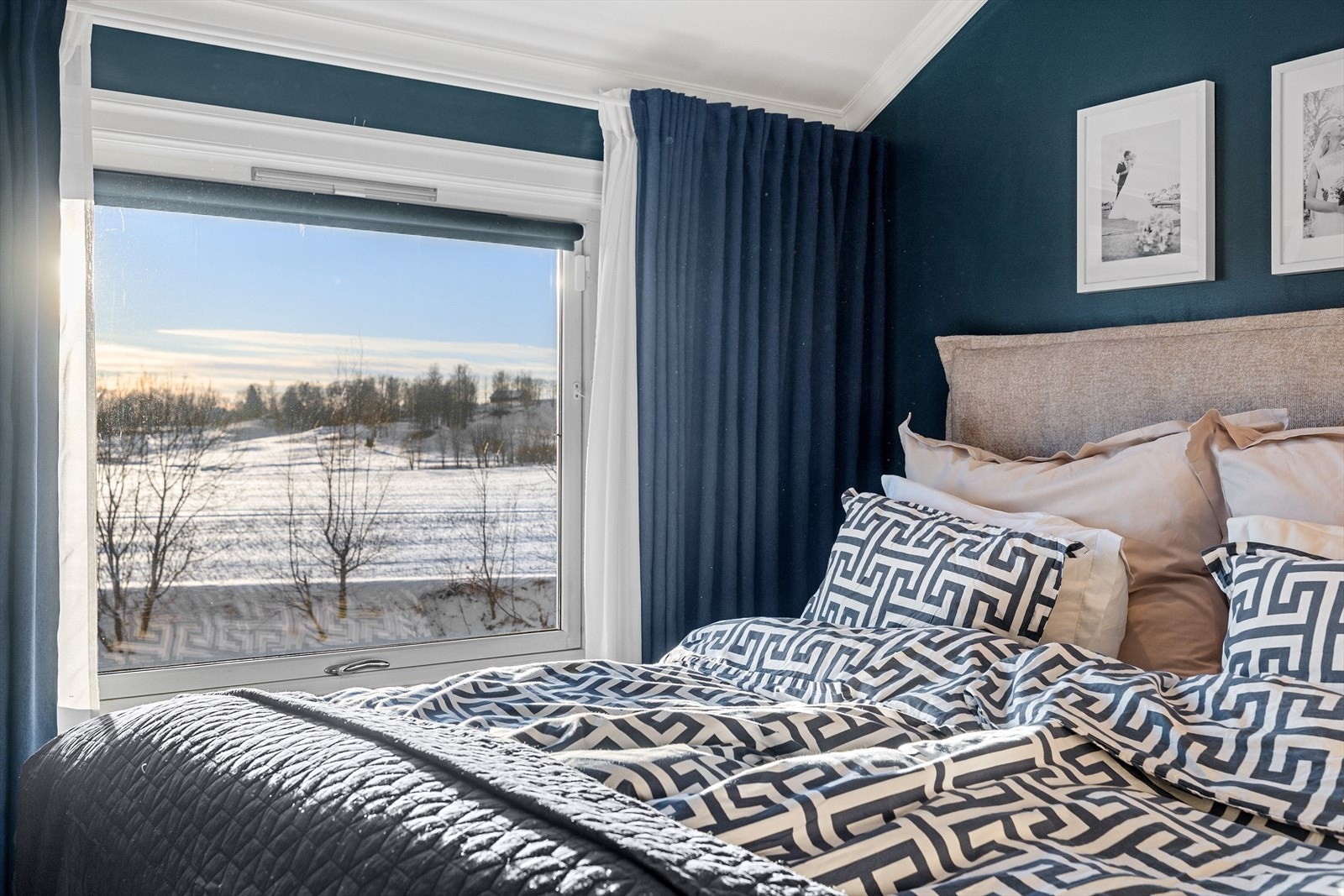 Stort vindu sikrer godt med lys og luft. Galleribilde