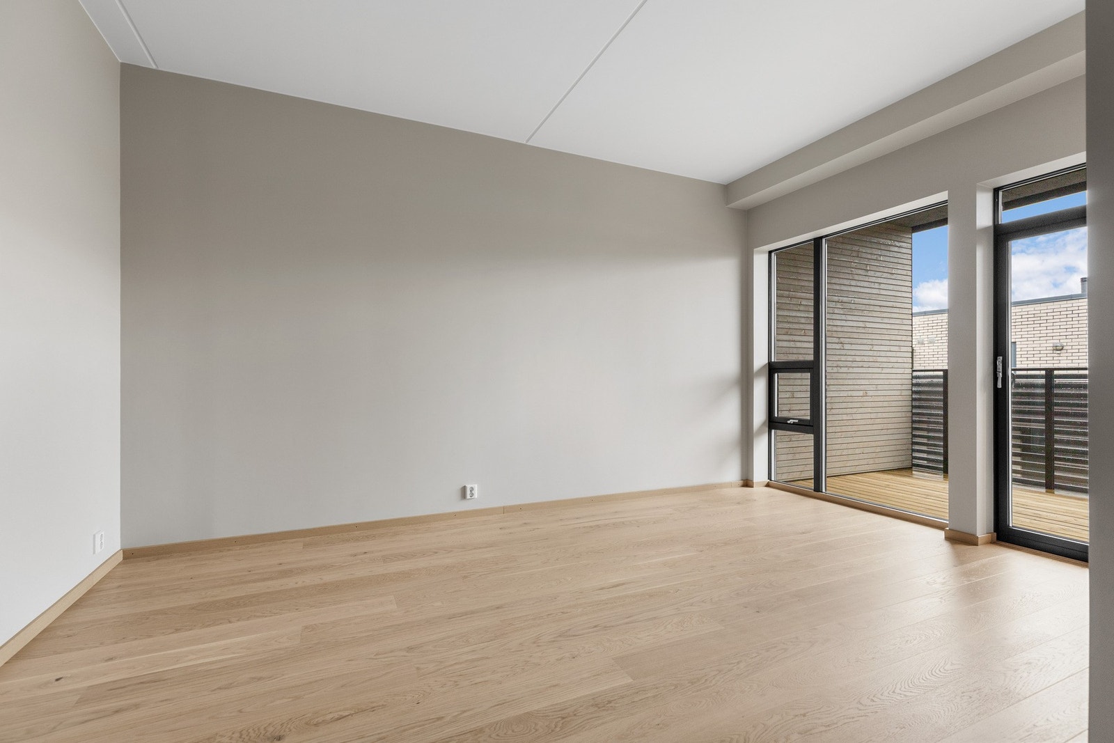 Stuen er lys og innbydende. Galleribilde