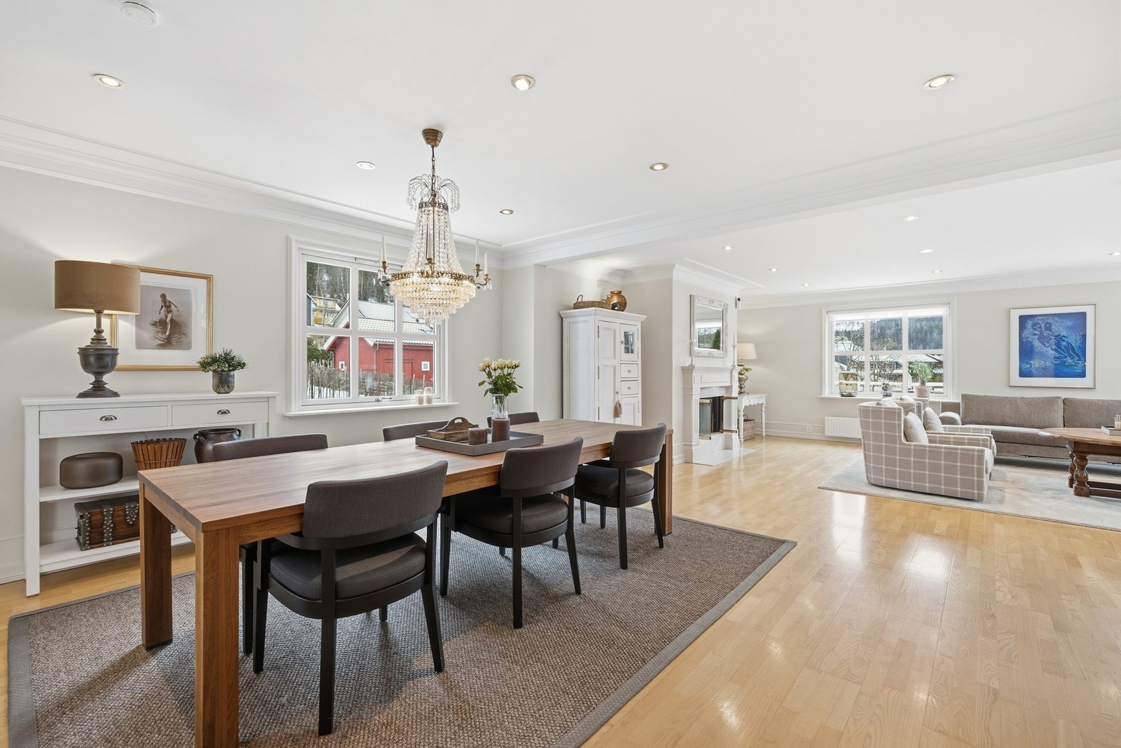 Meget romslig spisestue og stue Galleribilde