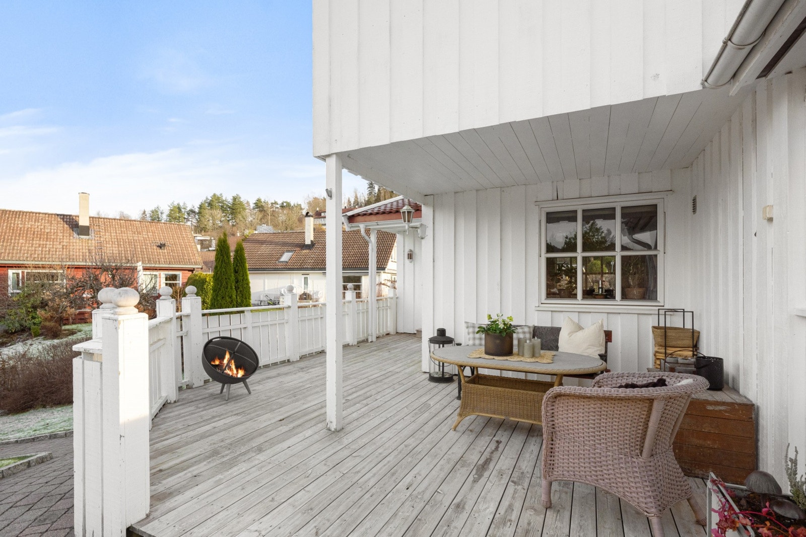 Terrassen er behandlet med SIOO:X trebeskyttelse i
2025 Galleribilde