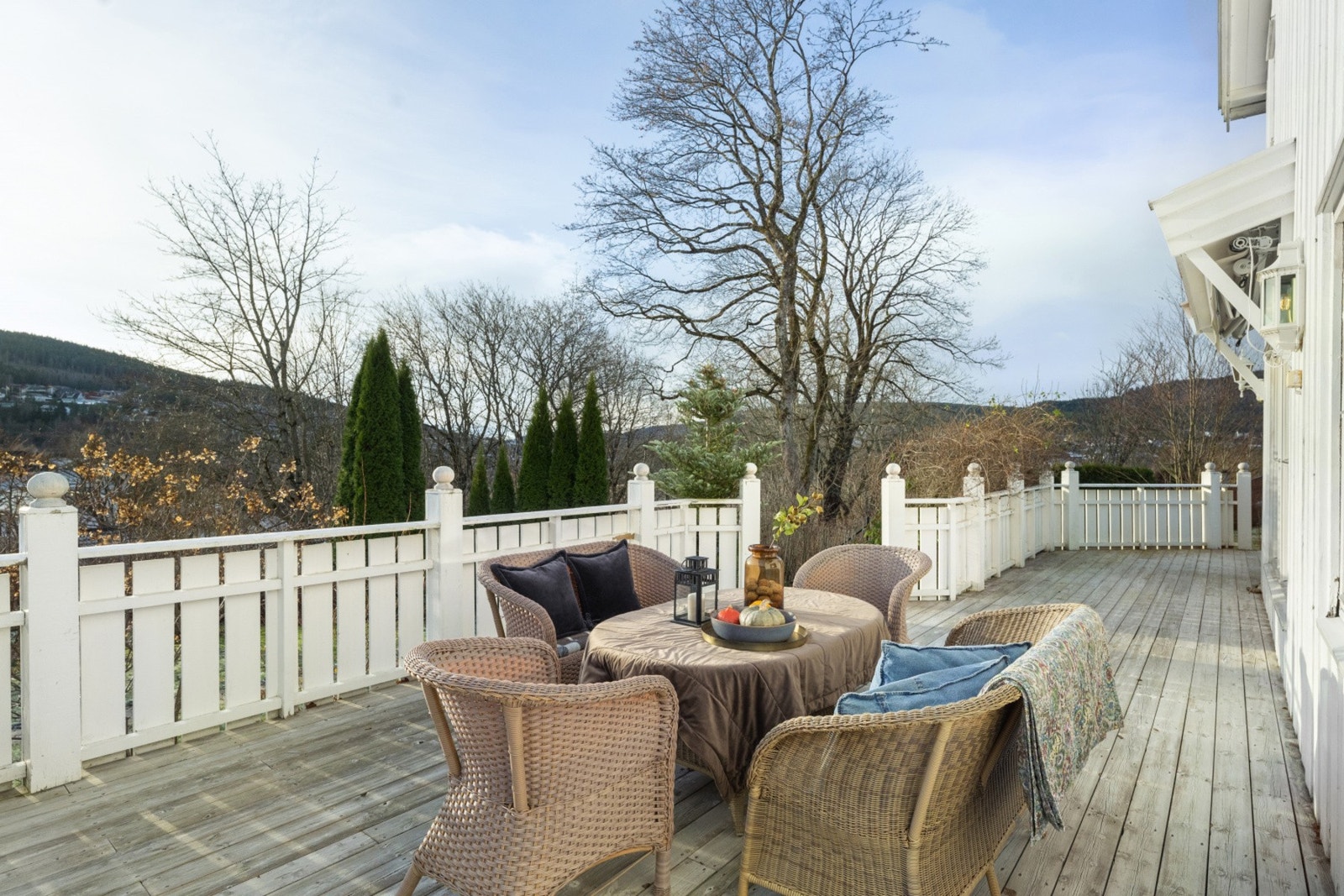 Stor uteplass mot sør Galleribilde