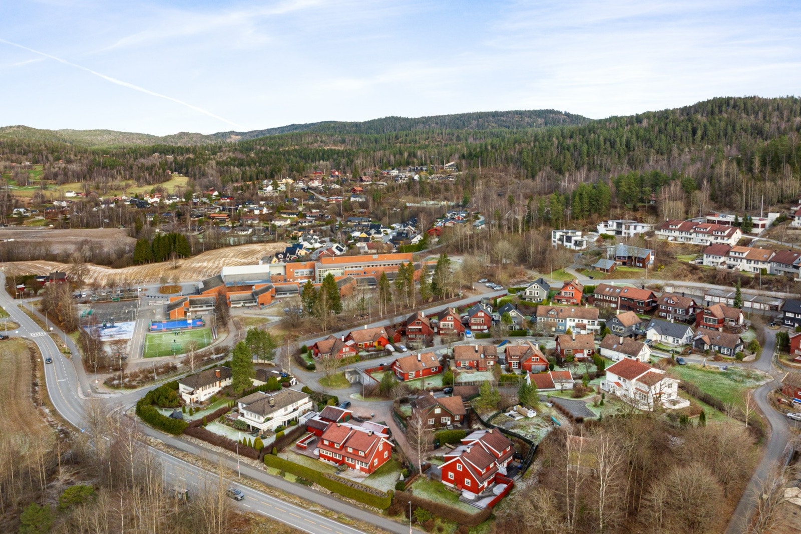 Boligen ligger i et veletablert boligstrøk Galleribilde