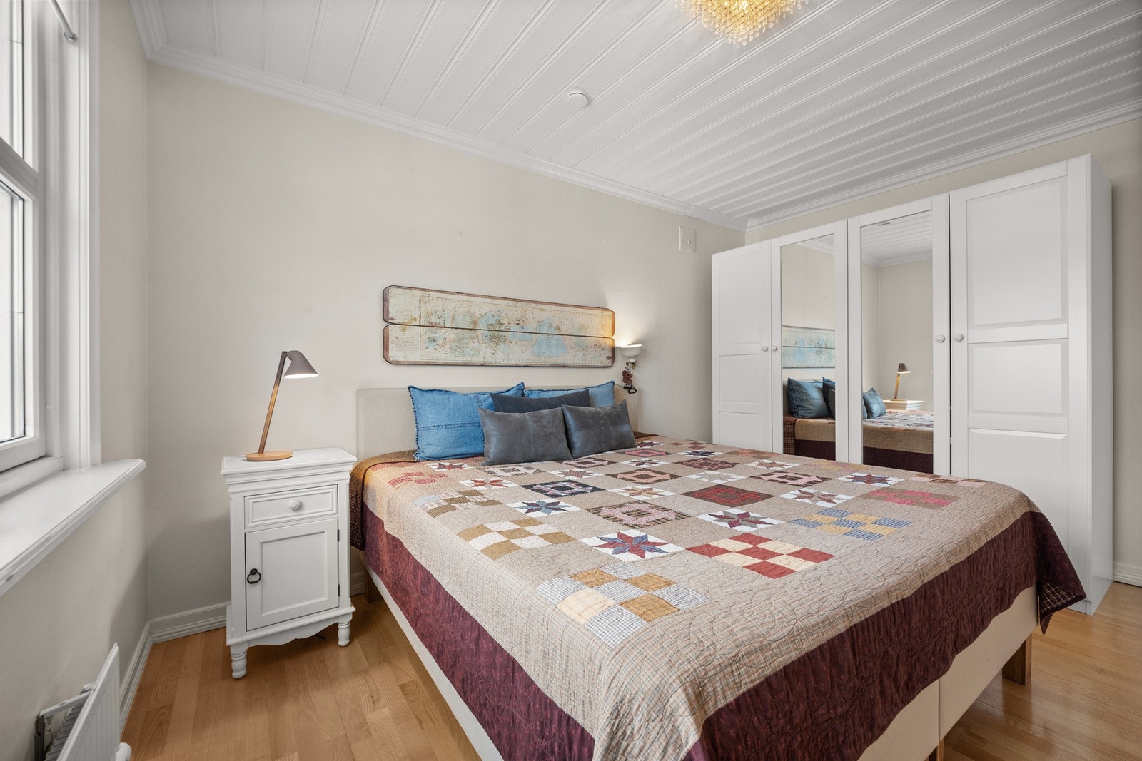 Dobbelt klesskap på soverom 3 Galleribilde