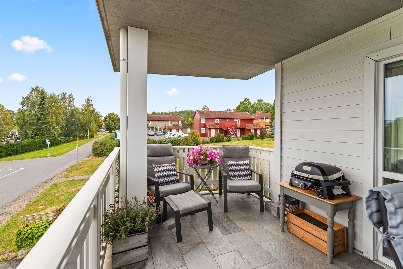 Sommerbilde. Galleribilde