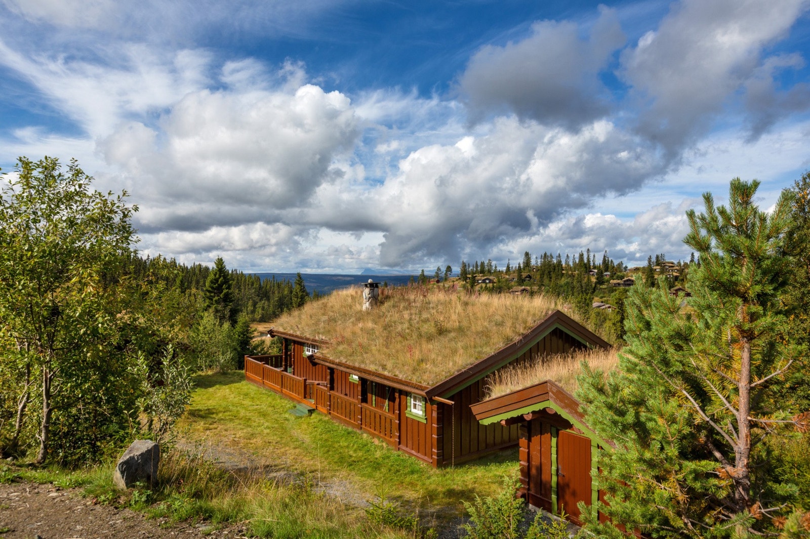 Aurdalåsen ligger vakkert til med flott utsikt over fjellheimen og kort vei til både natur- og servicetilbud. Området er kjent for sin kombinasjon av lett tilgjengelighet og ekte fjellfølelse. Galleribilde