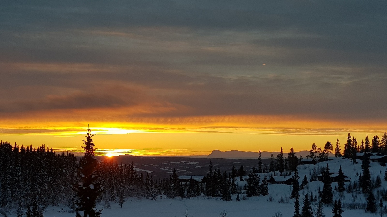 Solnedgang i vest. Selgers eget bilde. Galleribilde