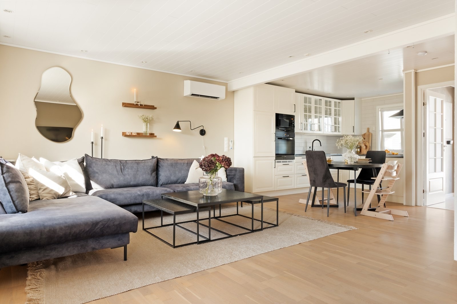 Her er det god plass til å innrede med både sofakrok og spisestue Galleribilde