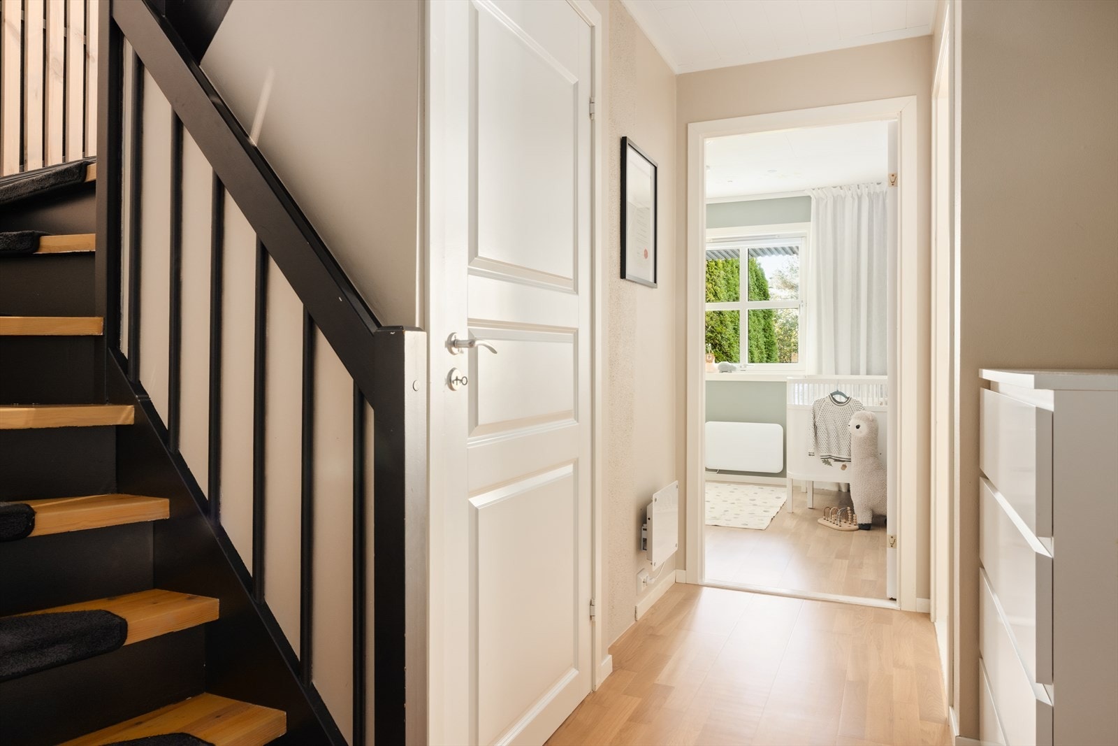 Gangen som først møter oss er målt til 6,2m² Galleribilde