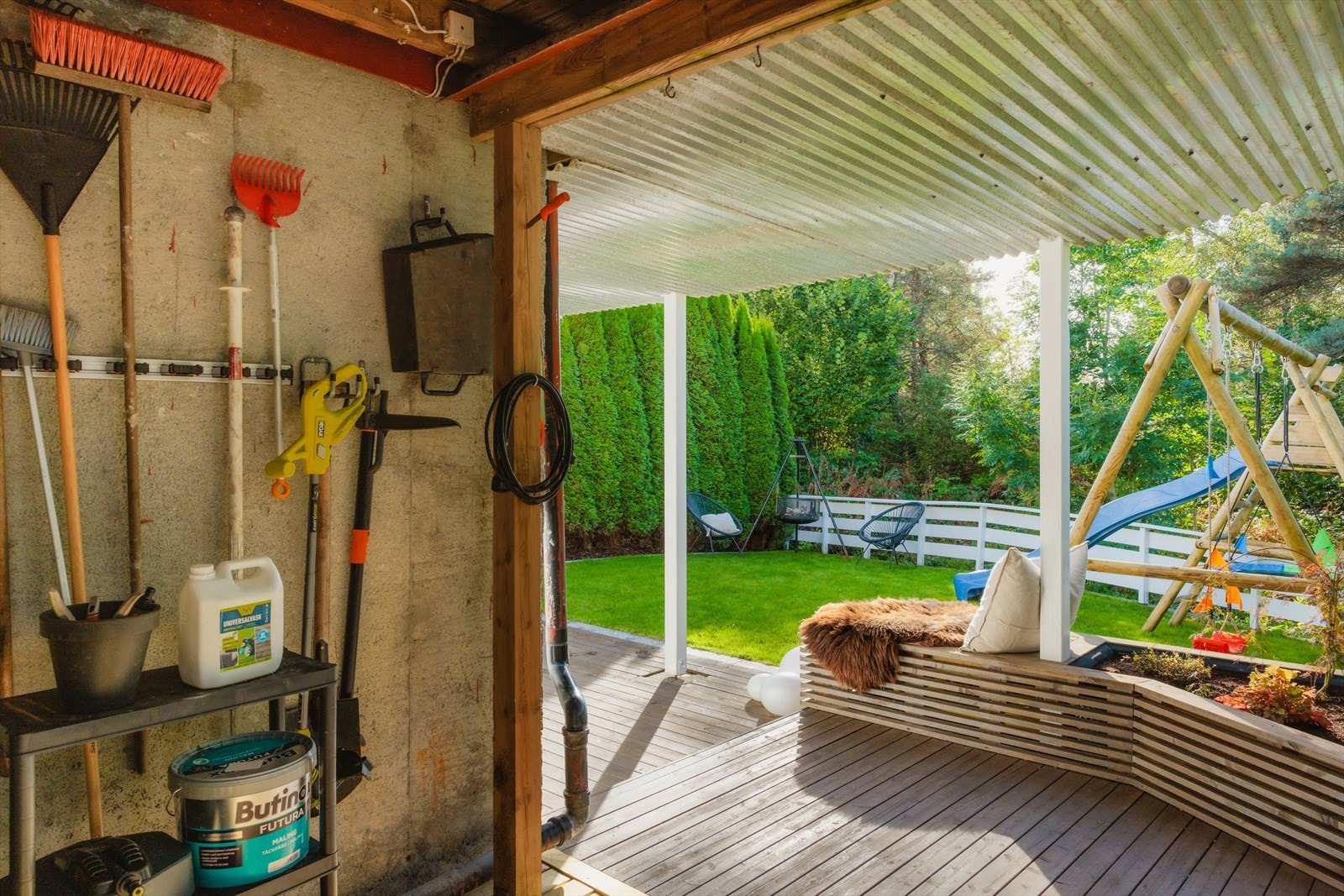 Terrassen er målt til 26 m² Galleribilde