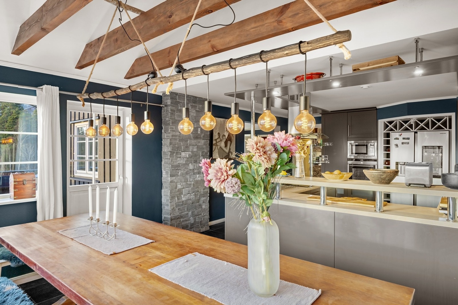 Det er god plass til spisebord. Galleribilde