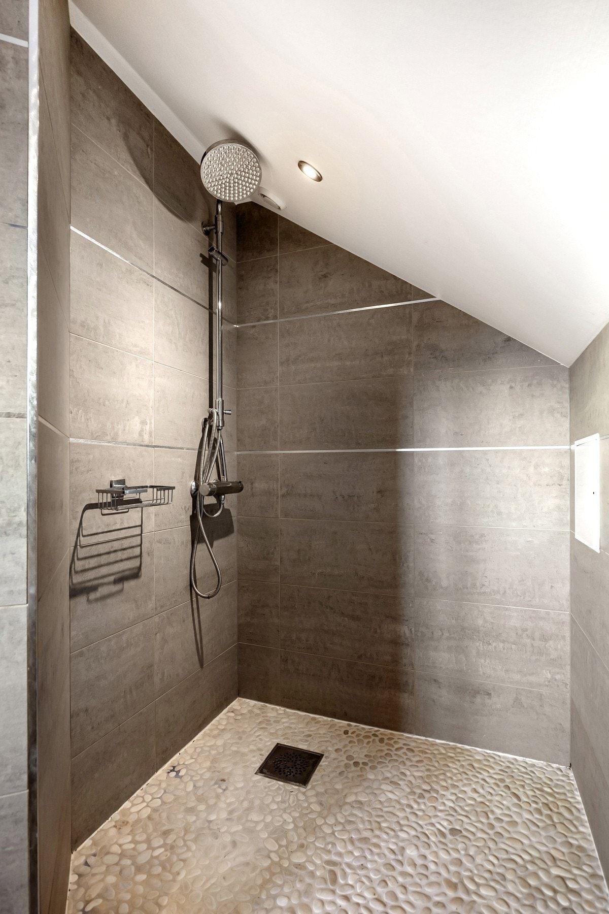 Romslig dusjhjørne. Galleribilde